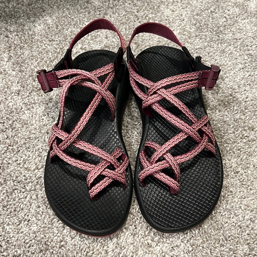 Excellent condition women’s z strap Chaco sandals